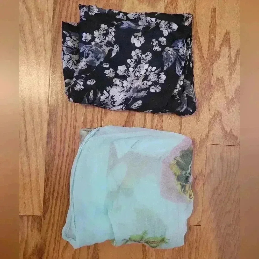Set of 2 scarves